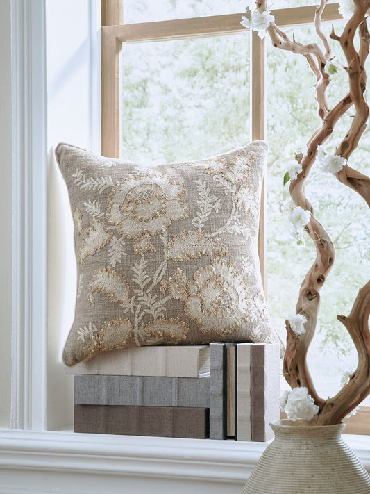 Viveka - Pillow