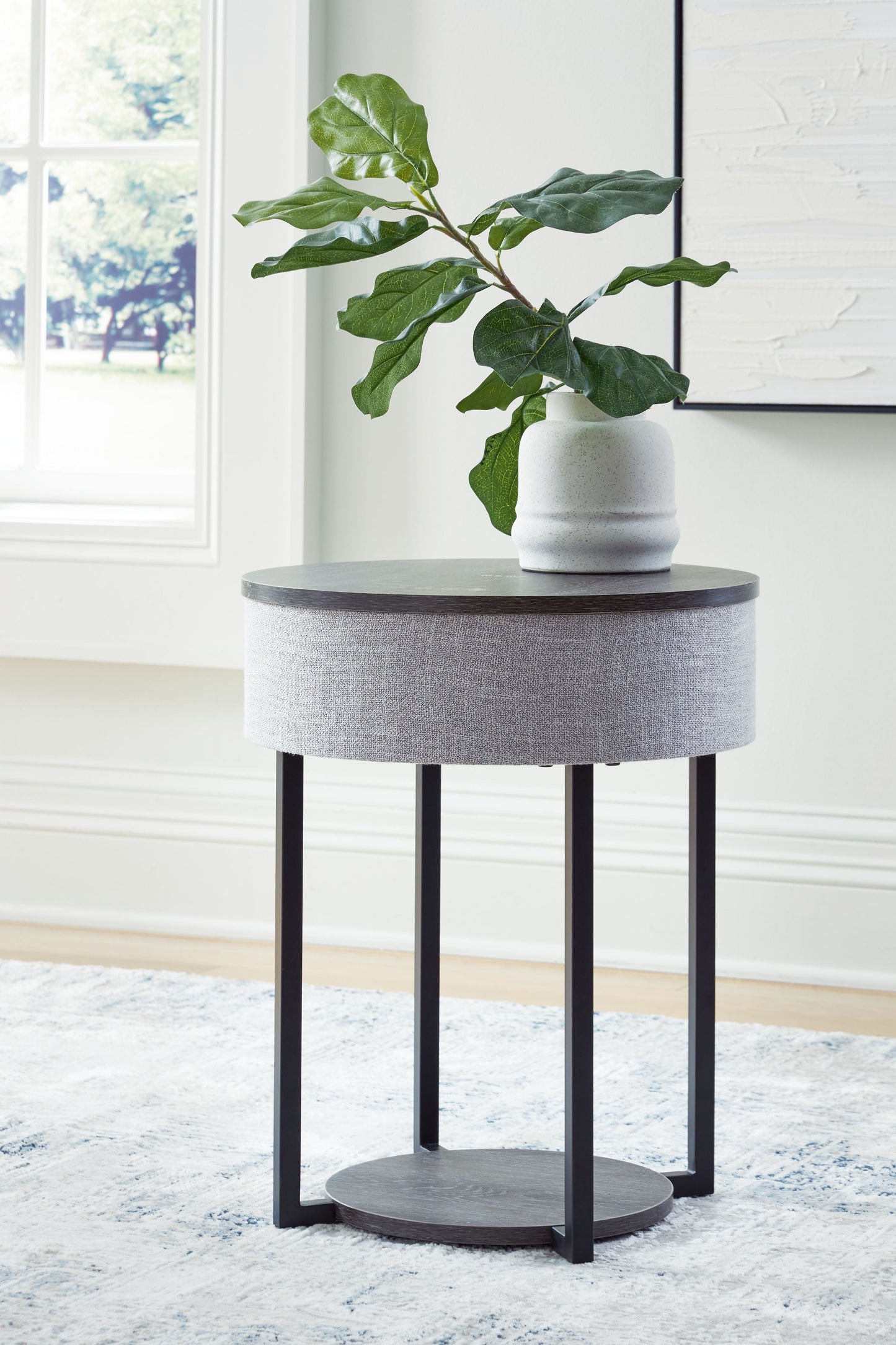 Sethlen - Accent Table - Gray / Black