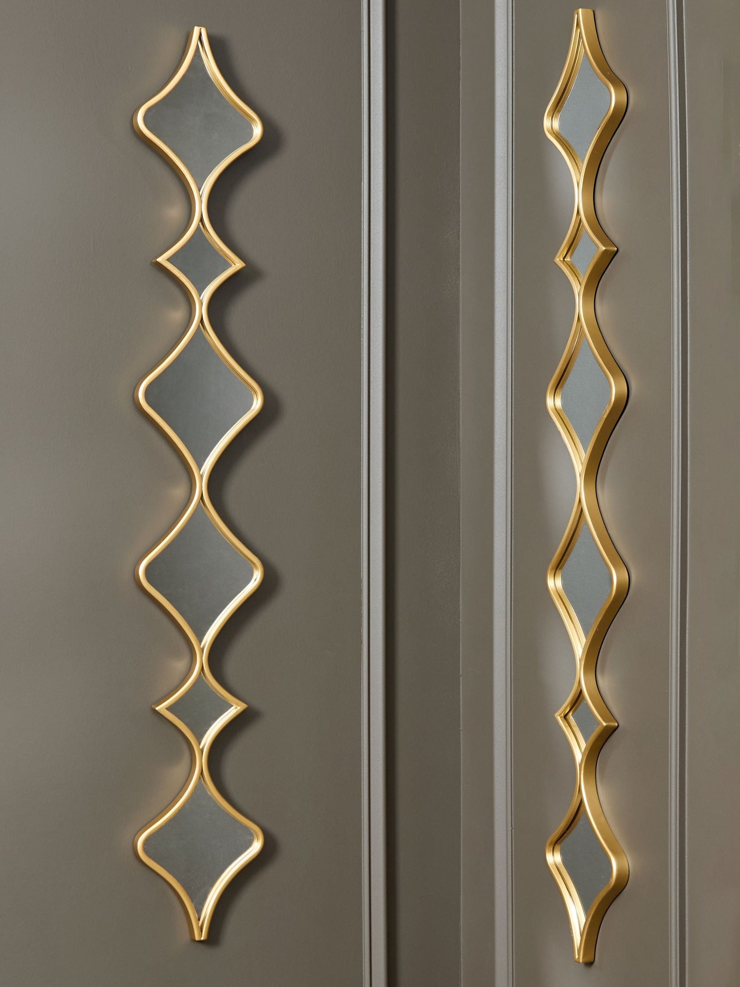 Harriswood - Accent Mirror Set (Set of 2) - Gold Finish
