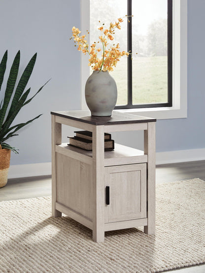 Fendenmore - Chair Side End Table