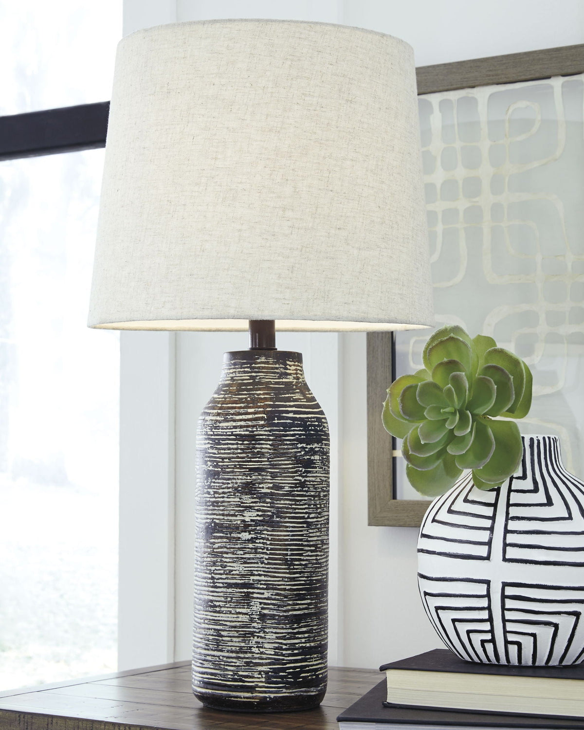Mahima - Paper Table Lamp (Set of 2) - Black / White