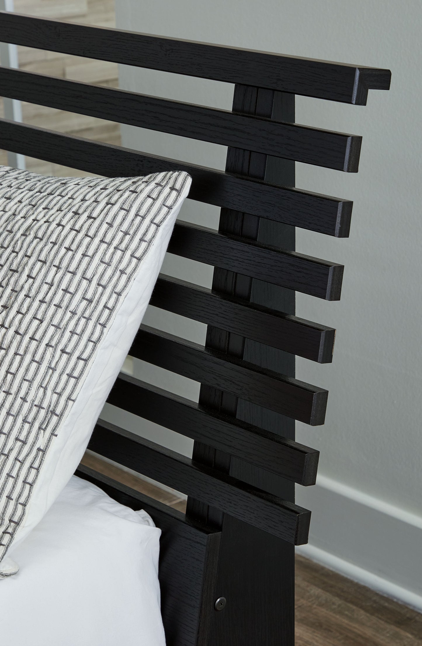 Danziar - Slat Headboard