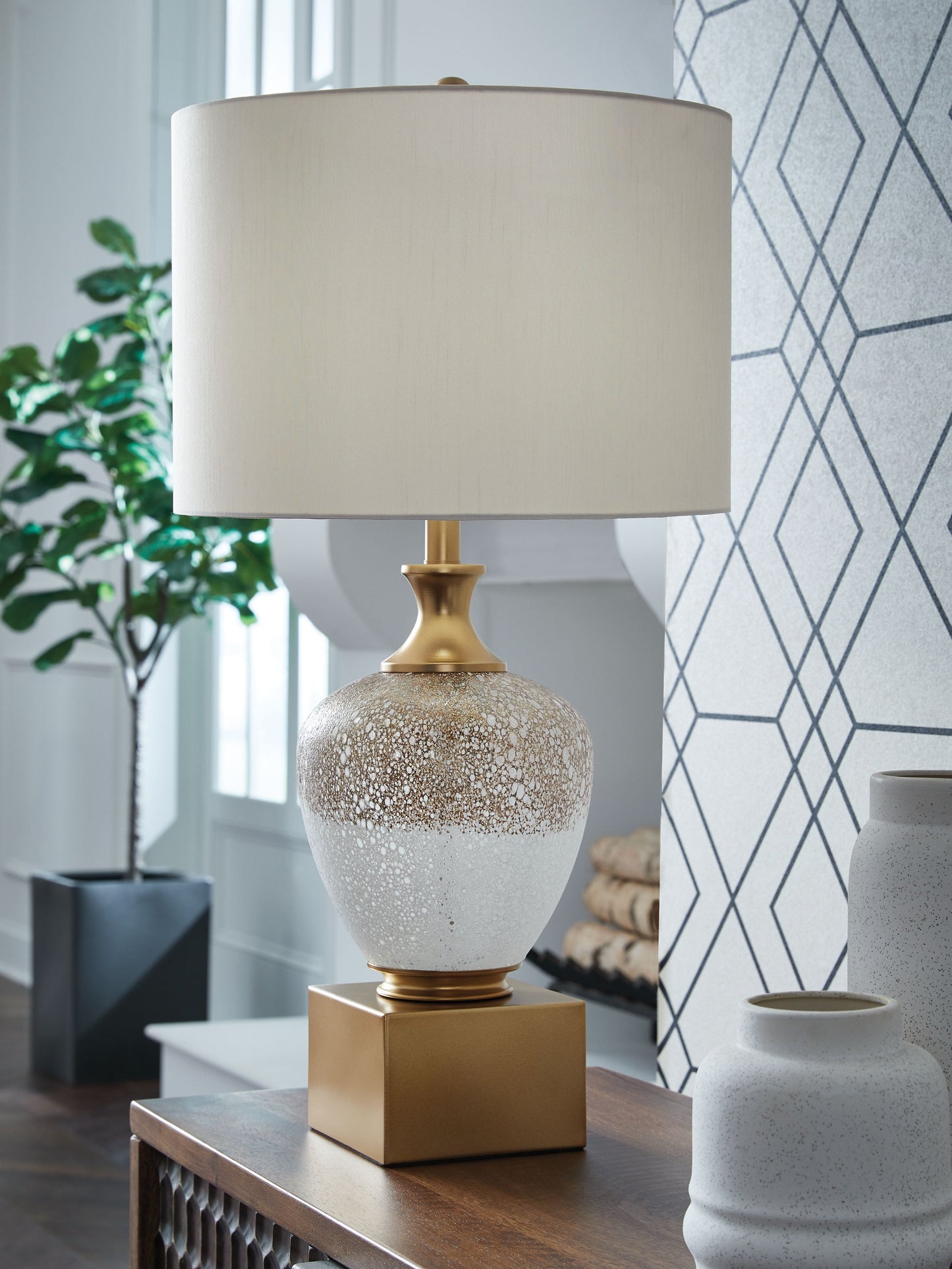 Tavisburg - Glass Table Lamp - Brown / White / Gold