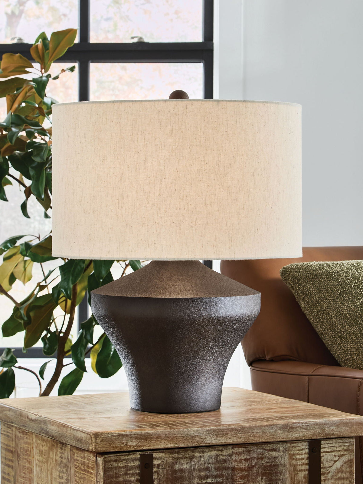 Dolanham - Metal Table Lamp - Distressed Brown