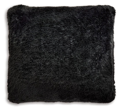 Gariland - Faux Fur Pillow